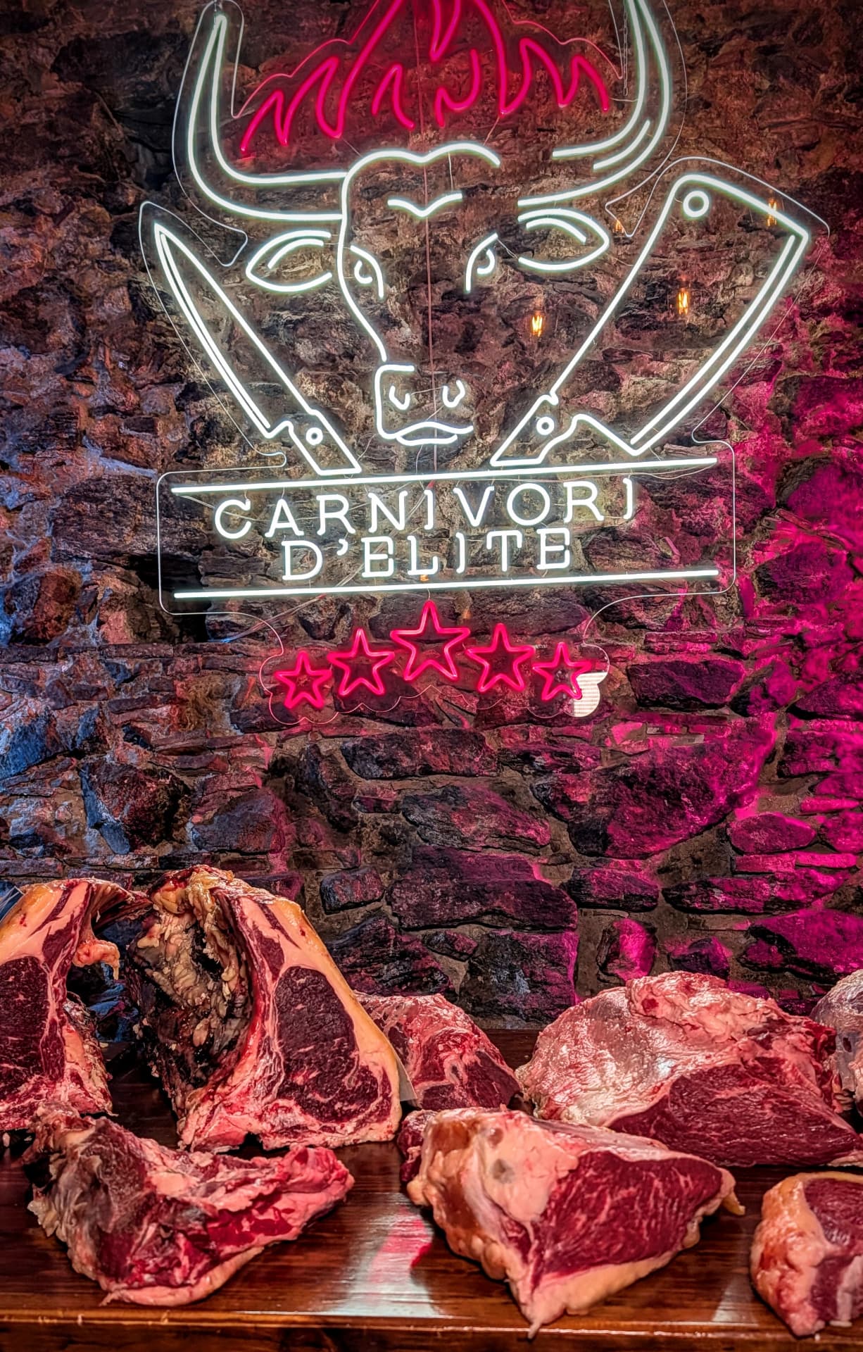 Il toro al neon
